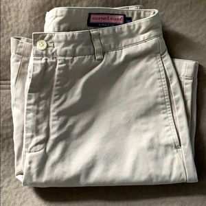 Vineyard Vines🐳 men’s khaki shorts Size: 32